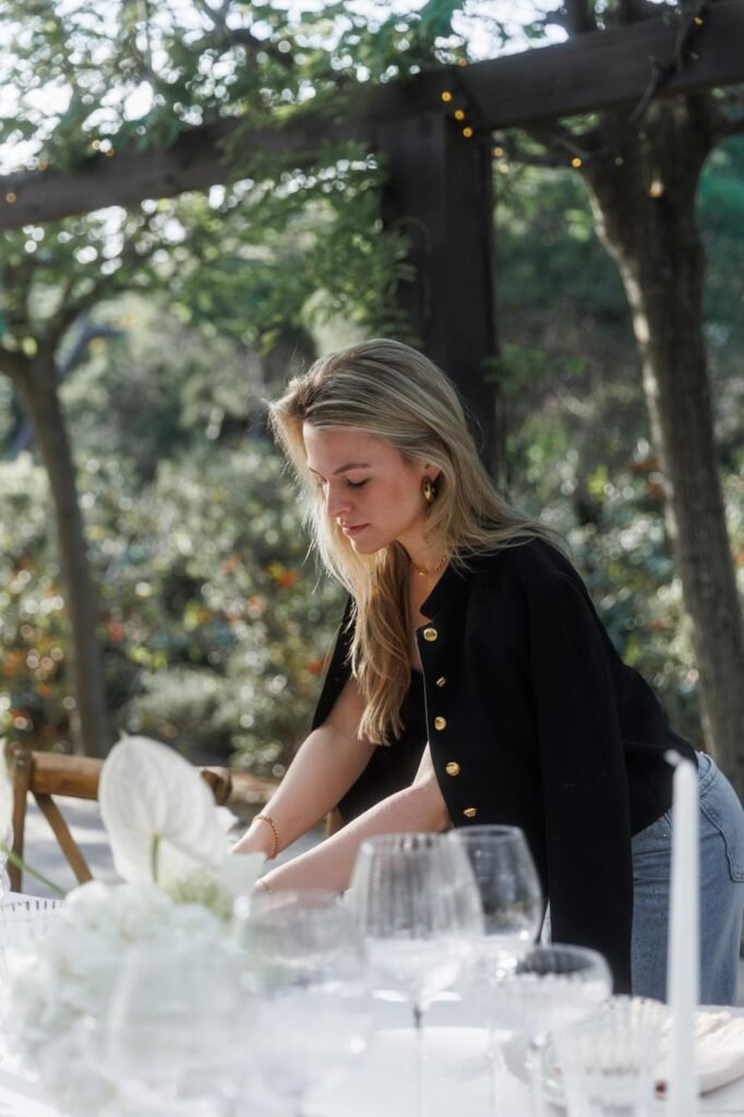 Claudia Marteles Wedding Planner decorando una boda